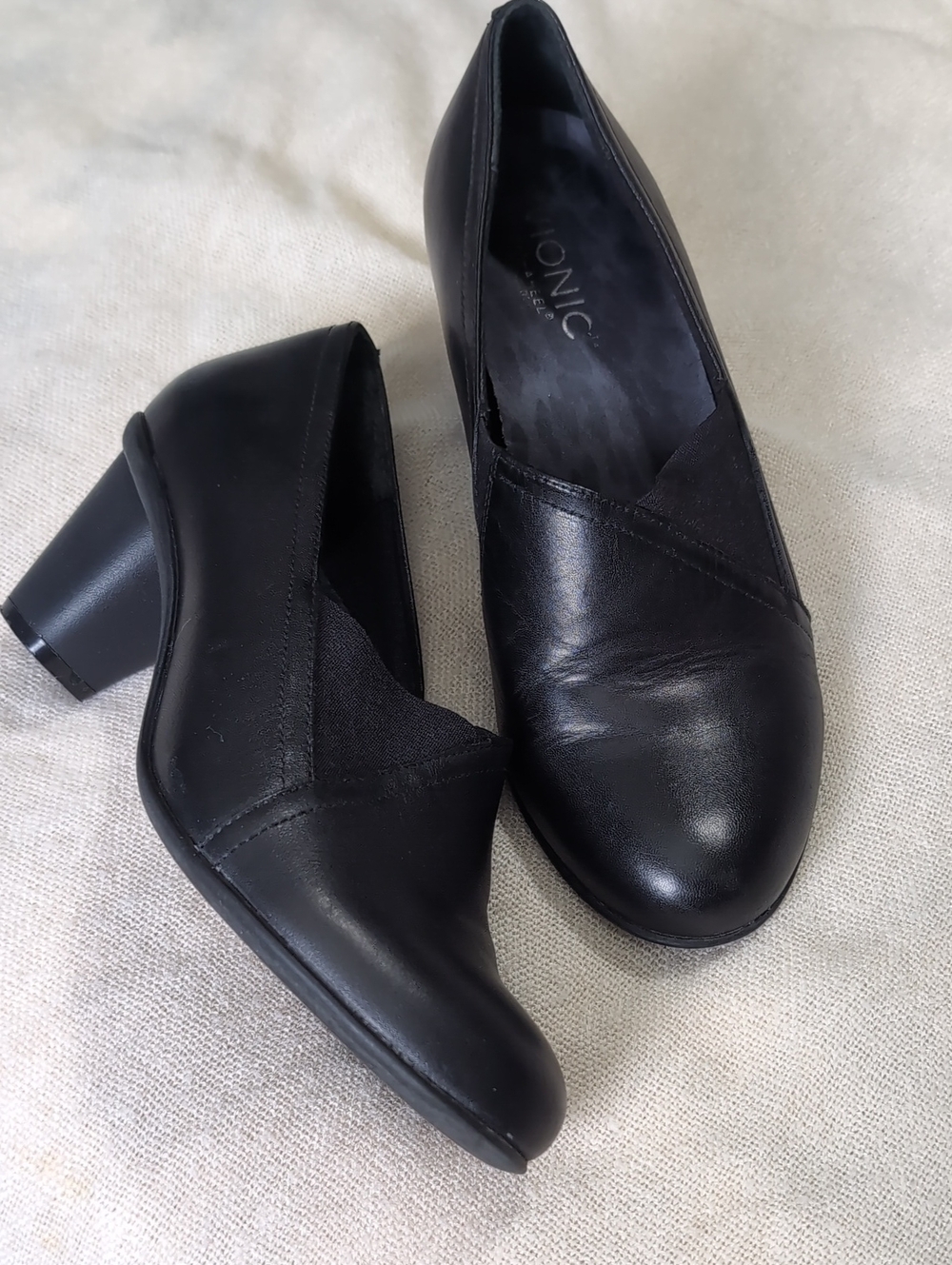 Vionic Black Leather Mid Heel Slip-On Pumps